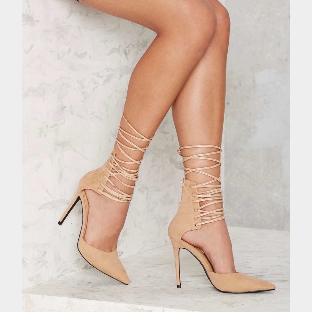 ✨Nasty Gal Nude Lace Up Heels Size 11✨