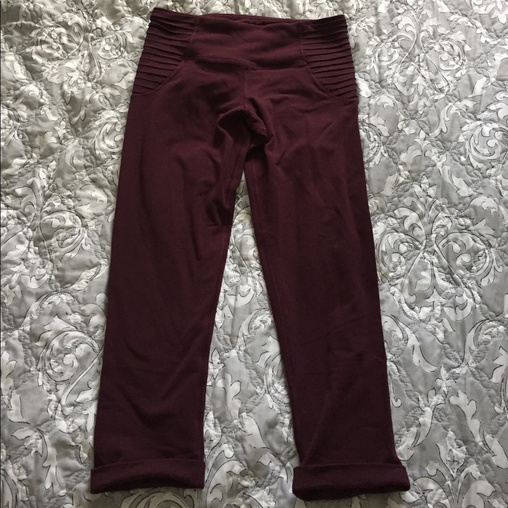 Lululemon Moto detail crop -  wine/burgundy