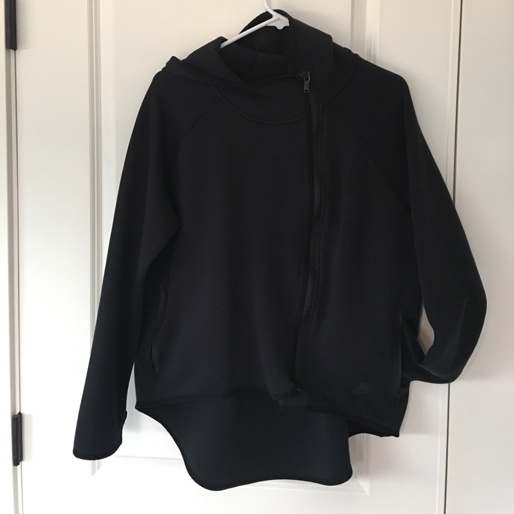 Nike Tech Fleece Cape