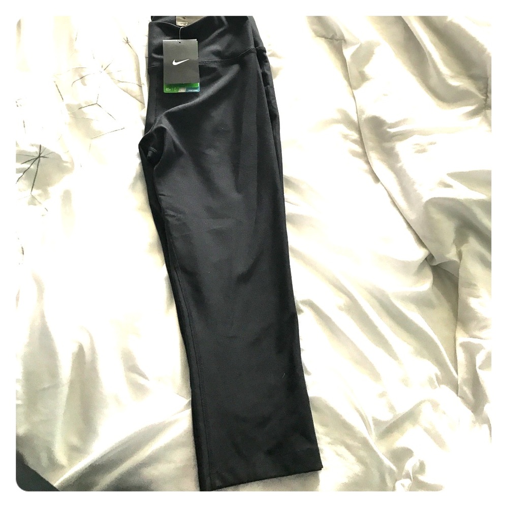 Nike spandex crop pants
