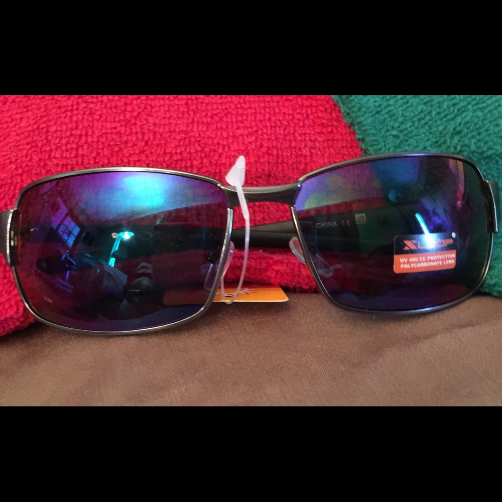 Sunglasses 😎 Sunglasses 😎 BOGO today only.