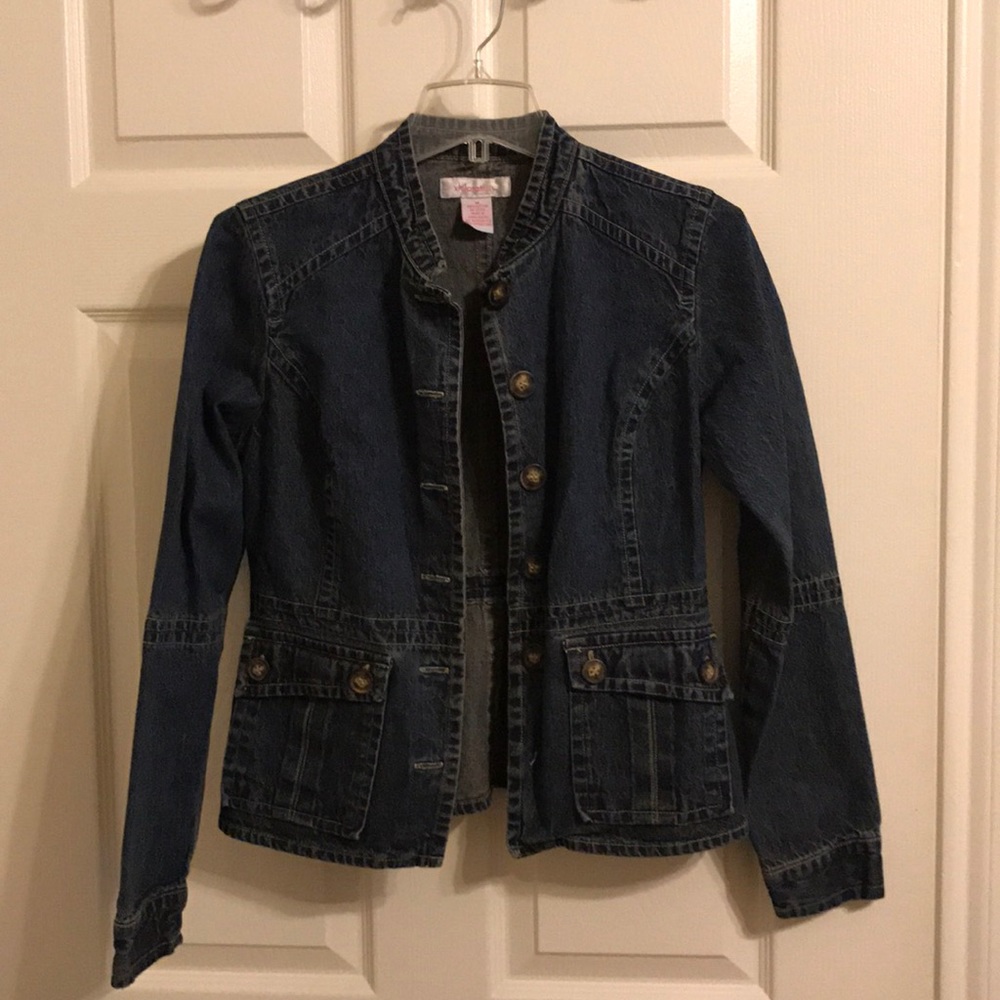 Stylish Jean Jacket. Size Medium.