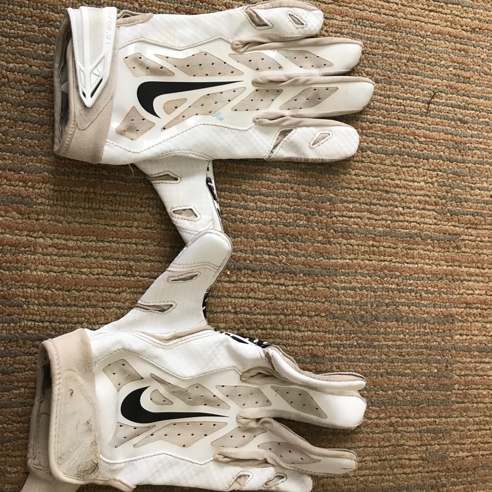 Nike gloves