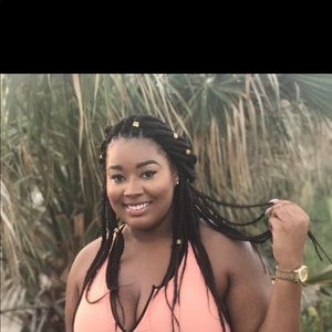 Meet your Posher, Adrianna