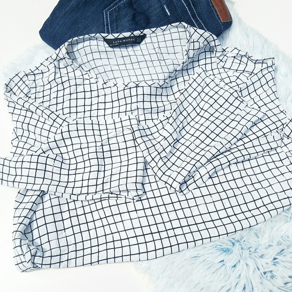 Zara Tops - ✔CLEARANCE ✔ Zara black and white blouse