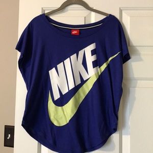 Nike top