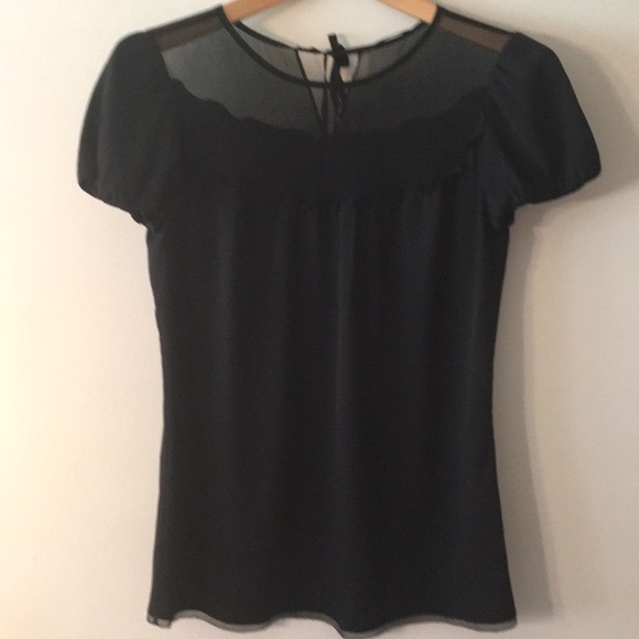Elie Tahari Tops - ⭐️ELIE TAHARI LOVELY TOP 💯AUTHENTIC