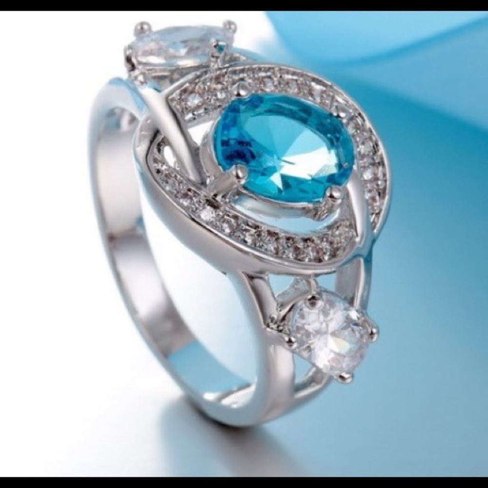 Gorgeous SilverAnd Blue Ring - Picture 2 of 4