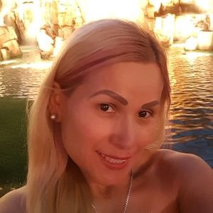 Meet your Posher, Leticia