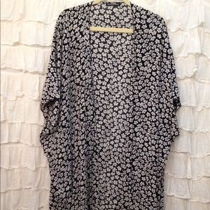 Brandy Melville Floral Kimono