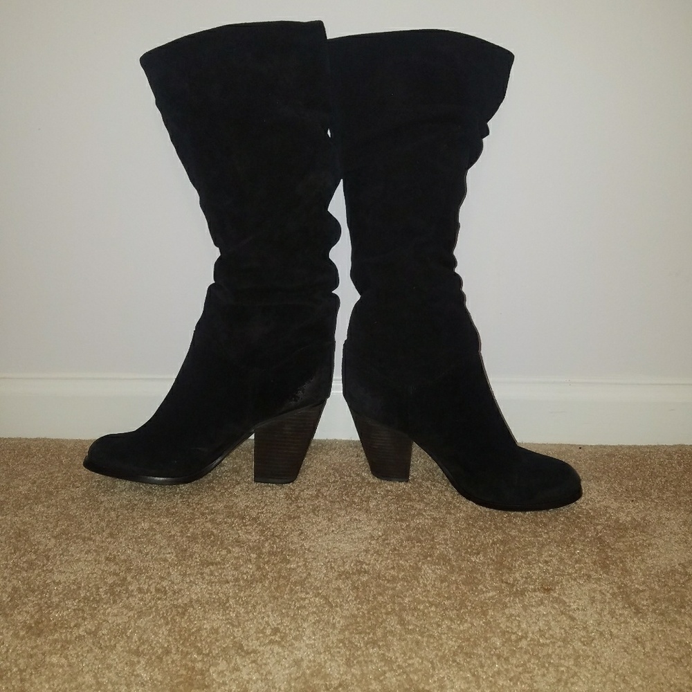 NWT Arturo Chiang Black Suede Boots. 8.5
