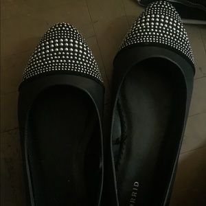 Black flats 12w