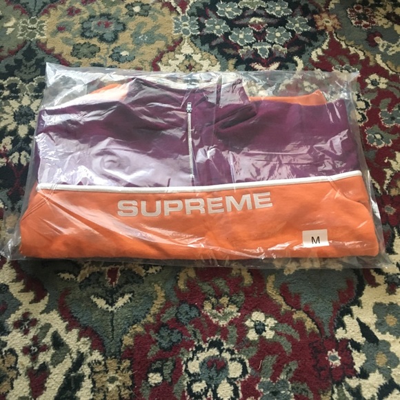 Supreme hoodie - Picture 2 of 2