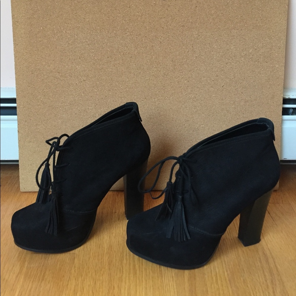 Steve Madden platform booties 🕷