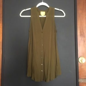 Maeve, sleeveless button up blouse