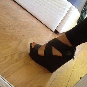Aldo wedges
