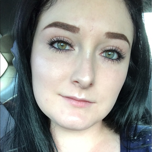 Meet your Posher, Danielle - Picture 1 of 1