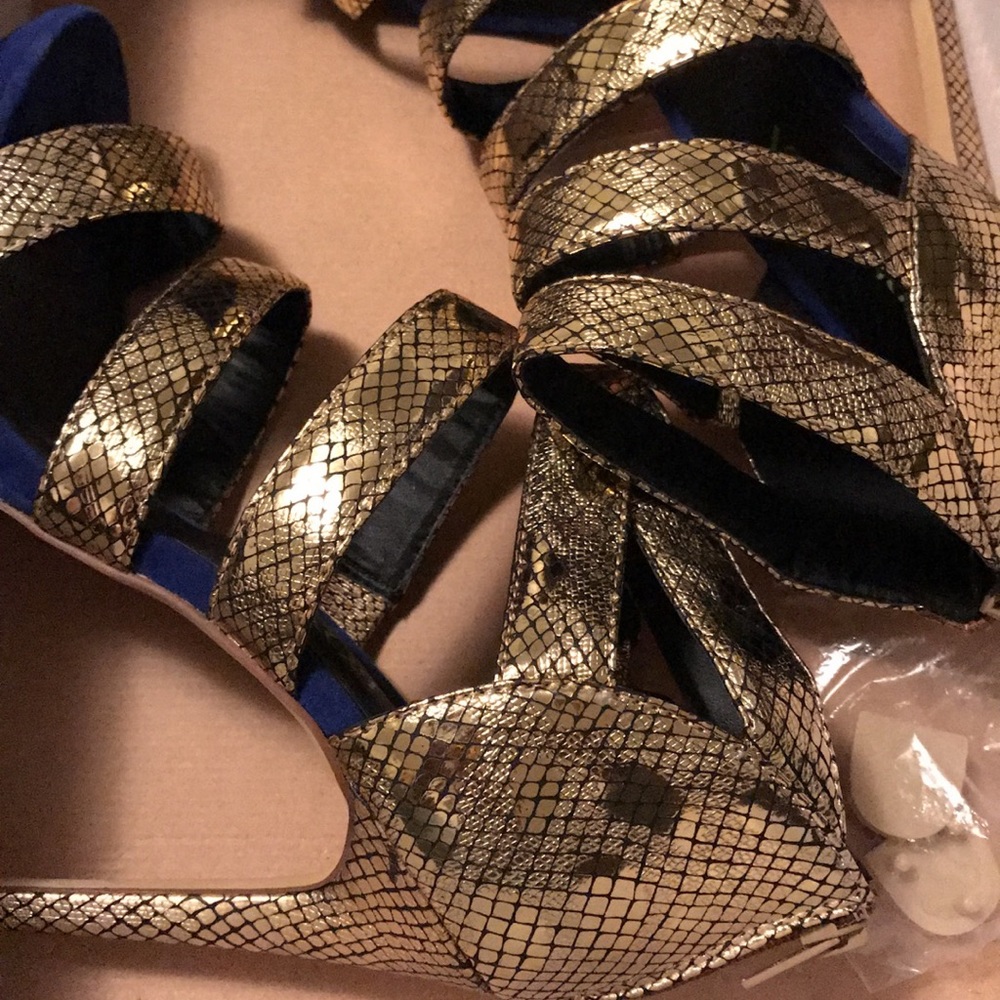 Never worn