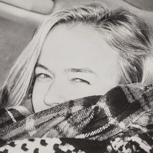 Meet your Posher, Emilia