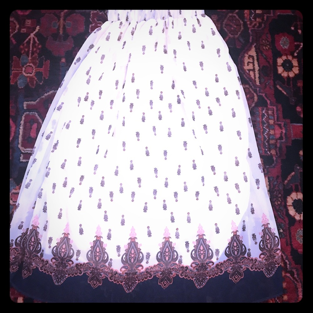 White navy blue patterned skirt