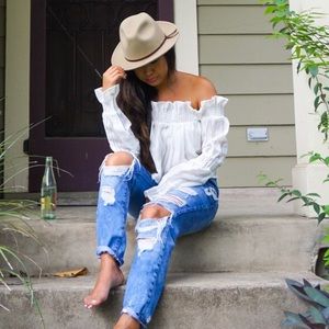 Crop top off the shoulder