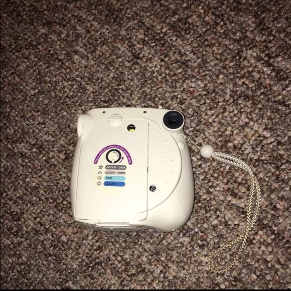 Instant Camera - Picture 2 of 3