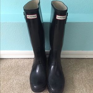 Pair of black glossy hunter boots!