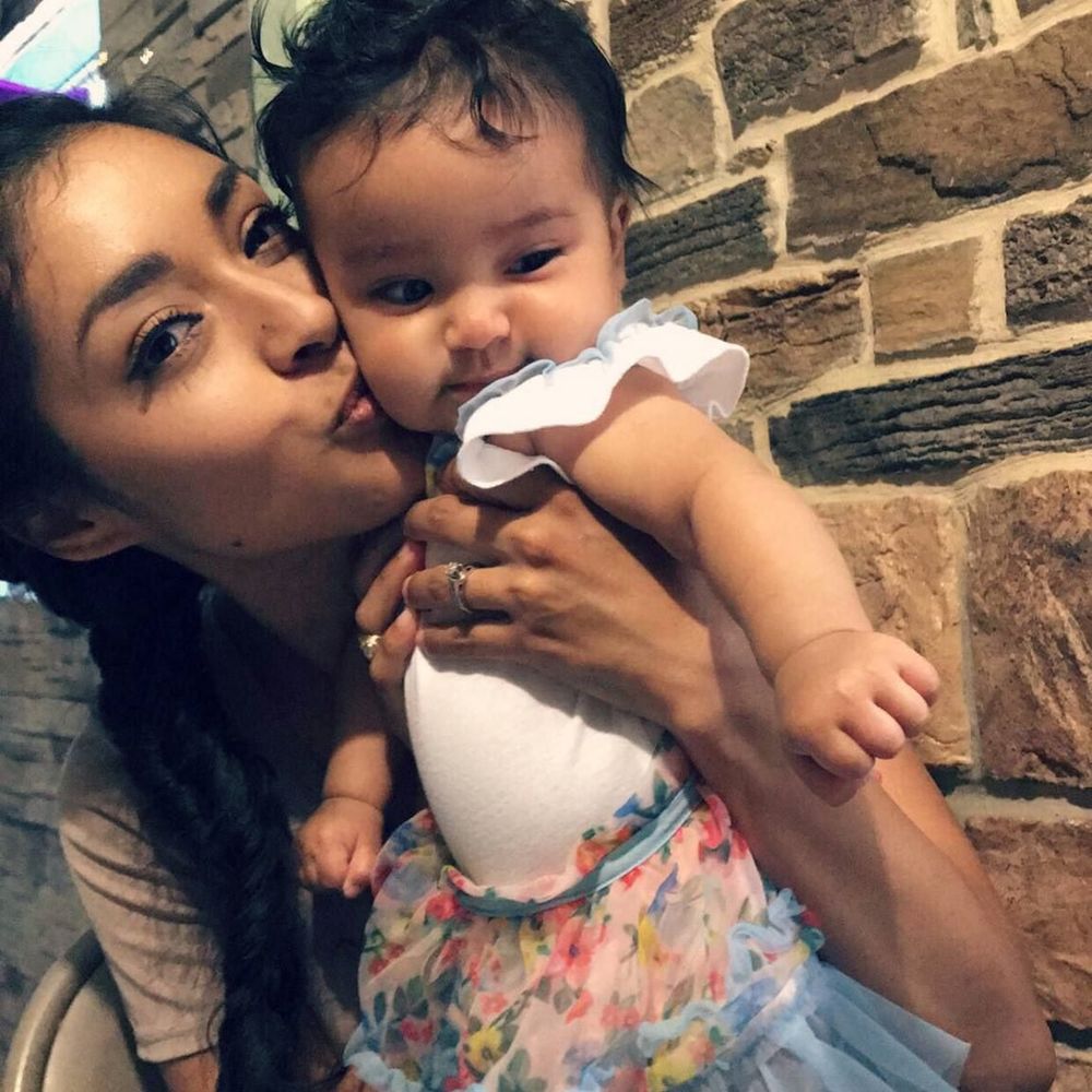 Meet your Posher, Ana