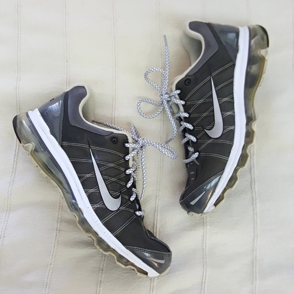 Nike Shoes - Nike Air Max 2009 Sneakers