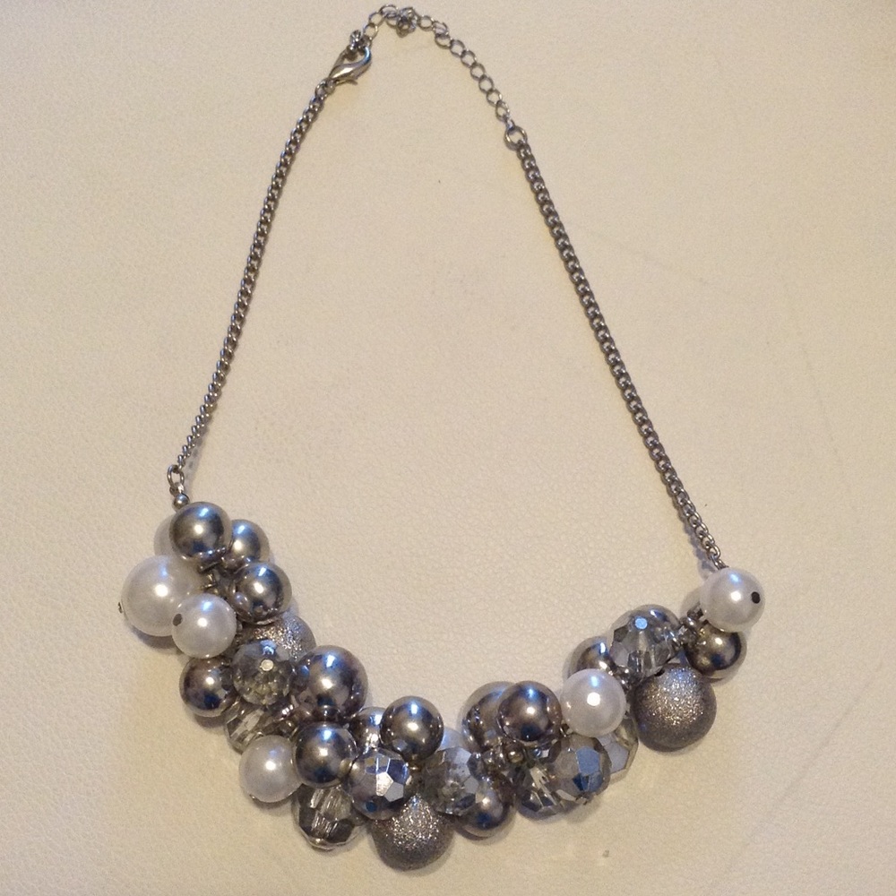 Silver and pearl necklace