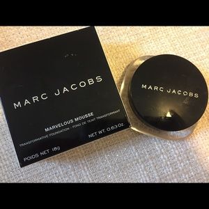 Marc Jacobs Marvelous Mousse Foundation