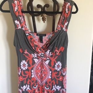 Beautiful long dress. Great for any occasion!