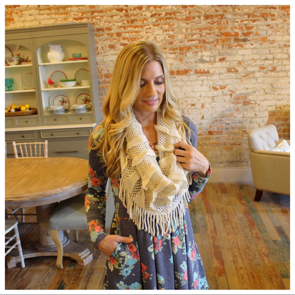 Ivory ruffle fringe infinity scarf - Picture 2 of 3