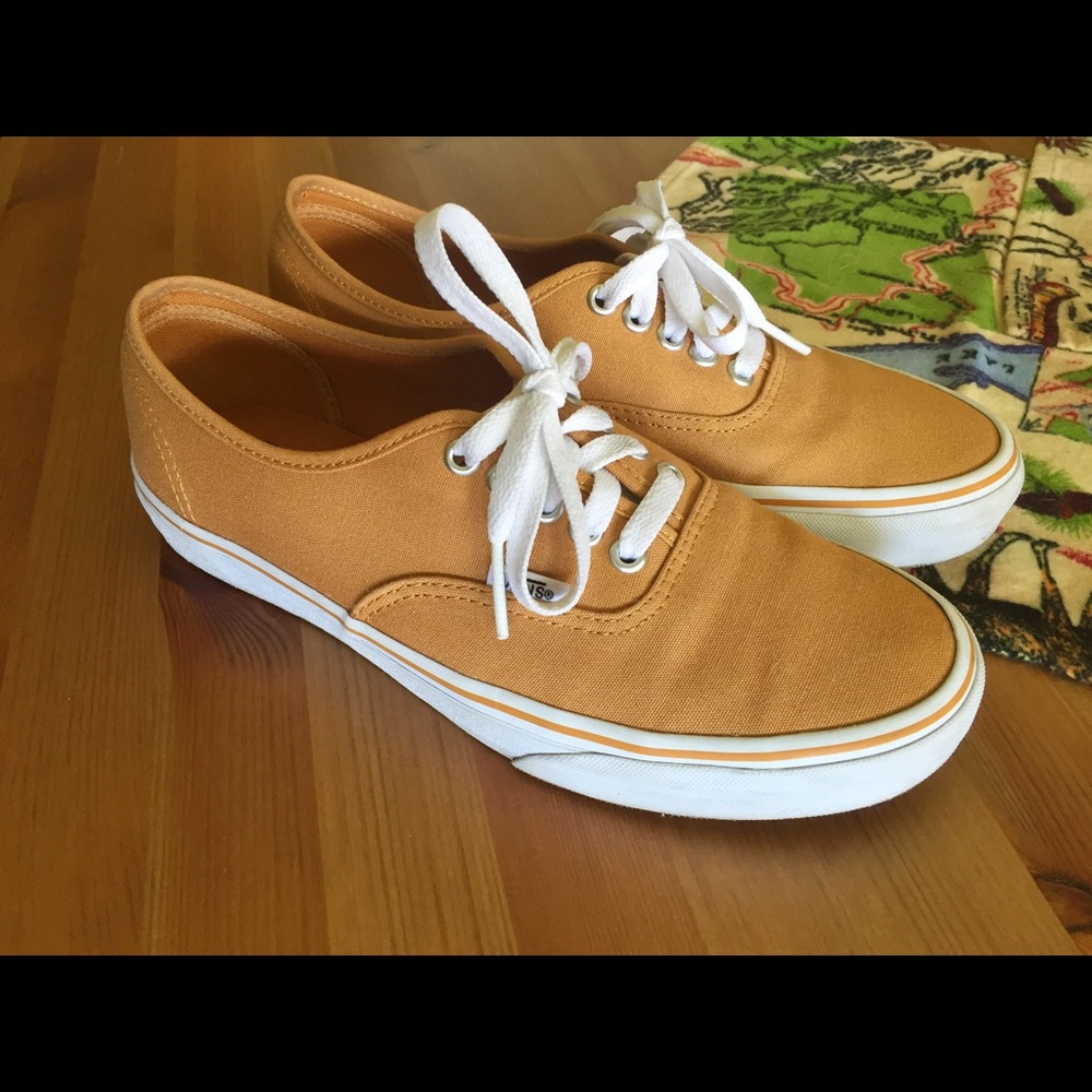 Yellow-gold Vans Authentic Skate Shoe