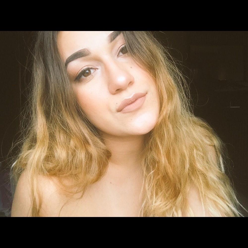 Meet your Posher, Andrea