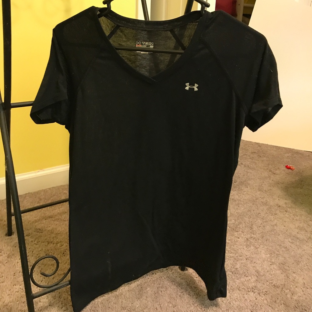 Black v neck Under Armour top