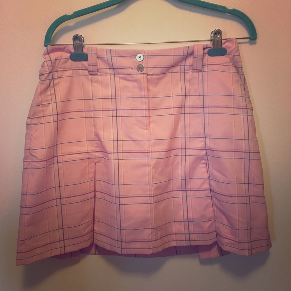 Pink Nike golf skirt w/blue & white pinstripes