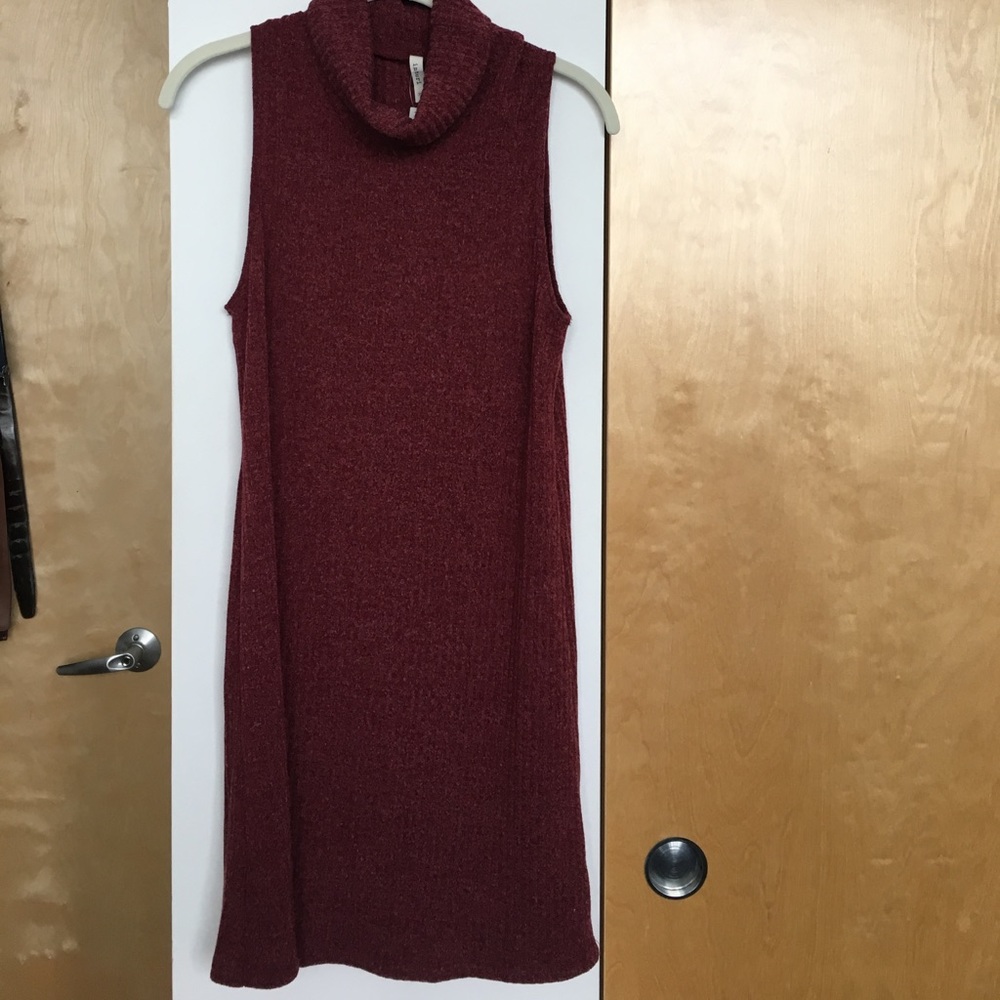 Turtle neck sleeveless dress