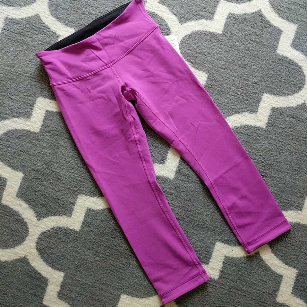 Lululemon Fuchsia Wunder Under Crop III Size 4
