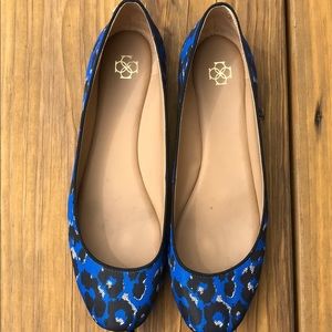 ANN TAYLOR Blue Animal Print Flats 💙 Size:8.5