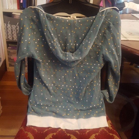 Top - Picture 2 of 2