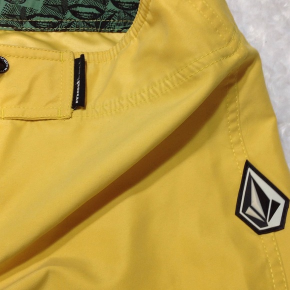 Volcom Board Men's Short Pants - Picture 2 of 8