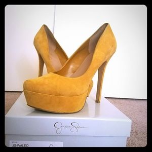 Jessica Simpson Pumps!!