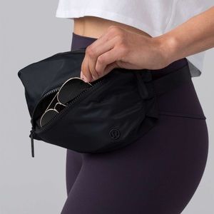 Lululemon waist pack