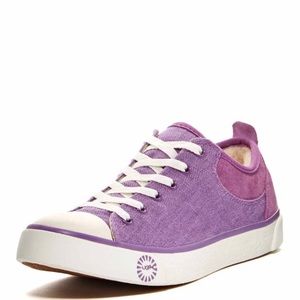 UGG Australia Sheepskin Lined Sneaker Size: 8.5