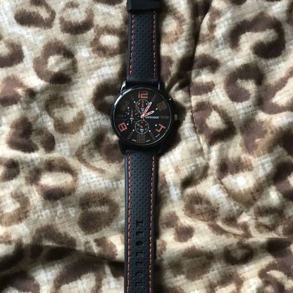 Watch - Picture 2 of 4