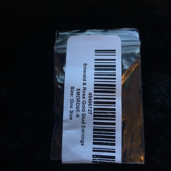 Best Silver ✨ Emerald & Rose Gold Stud Earrings - Picture 5 of 5