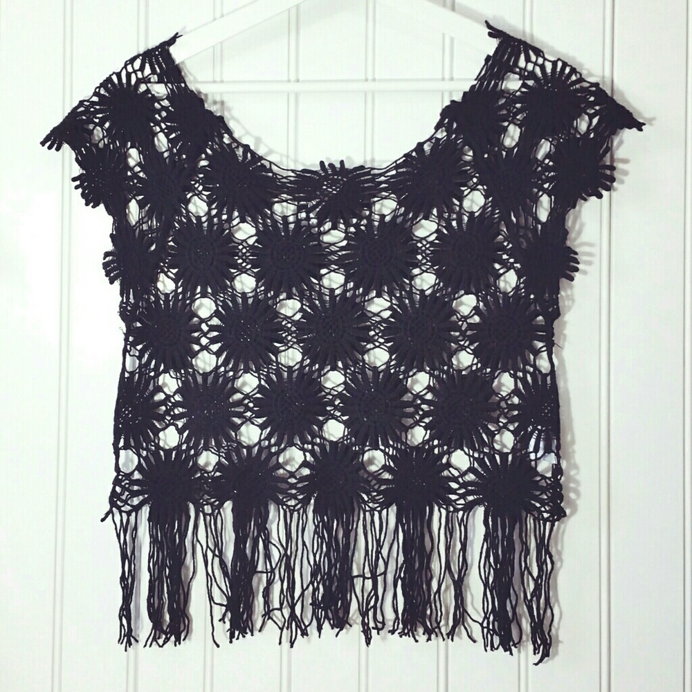 Crochet knit daisy crop top with fringe