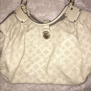 MAHINA LOUIS VUITTON EXTRA LARGE HANDBAG