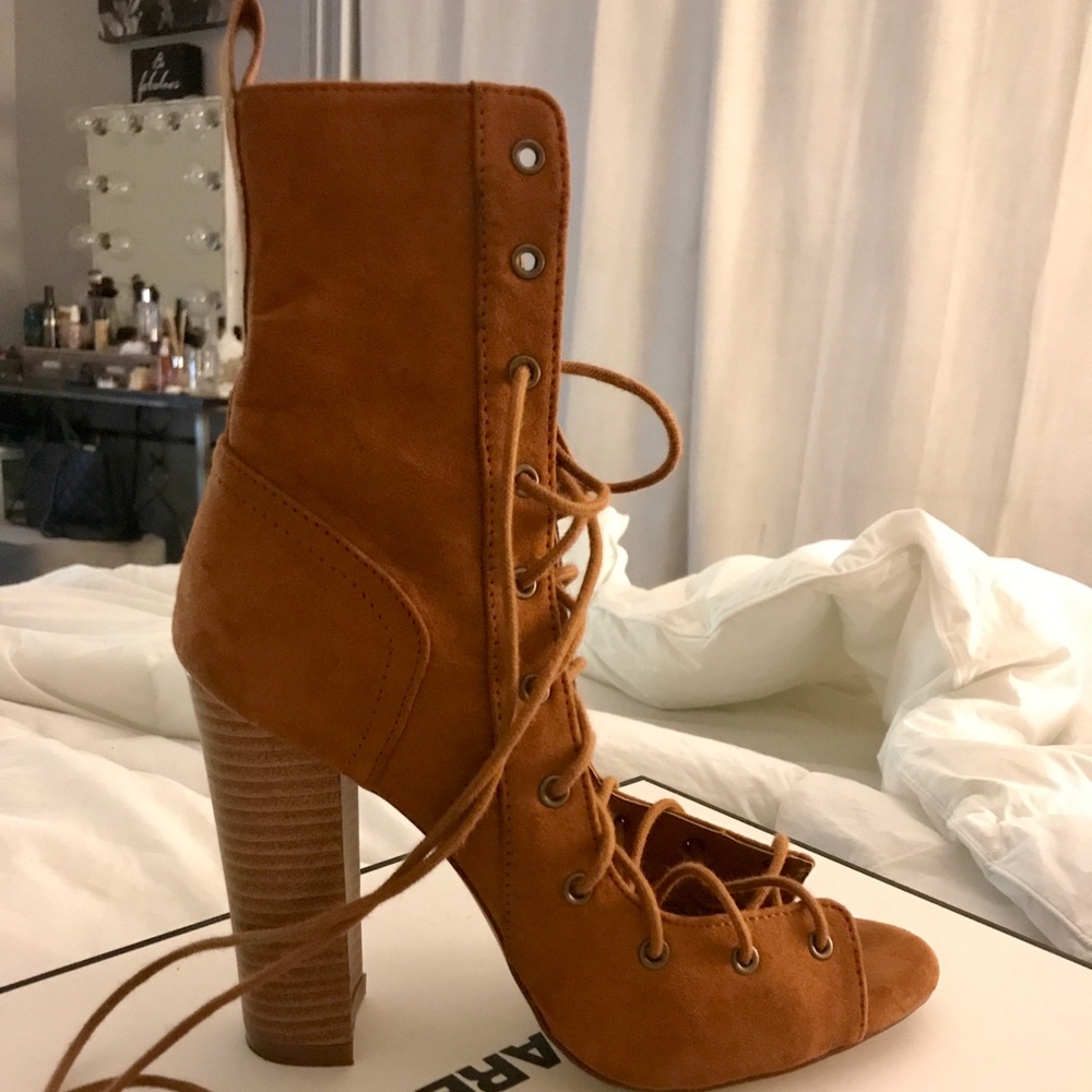 Lace up Suede Liliana peep toe bootie heels 7.5